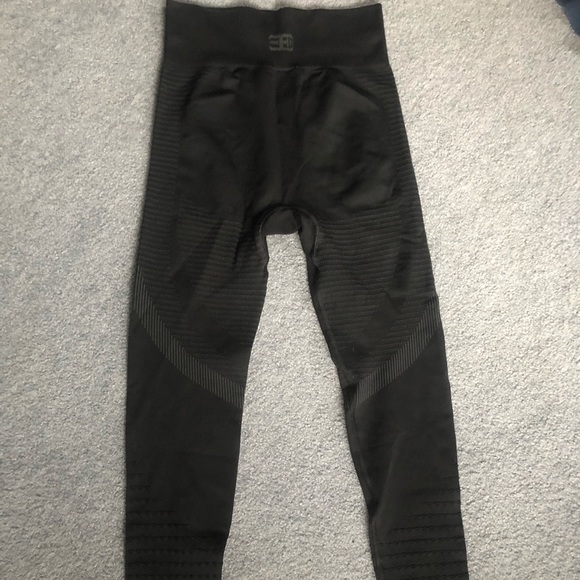 Body Engineers Leggings - Picture 7 of 7